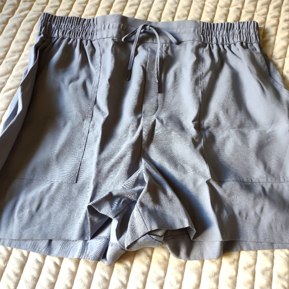 Vera Wang dress shorts